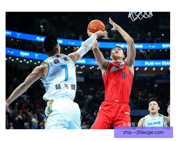 比约尔坚守乌迪内斯防线展现铁血防守精神成为球队稳固核心